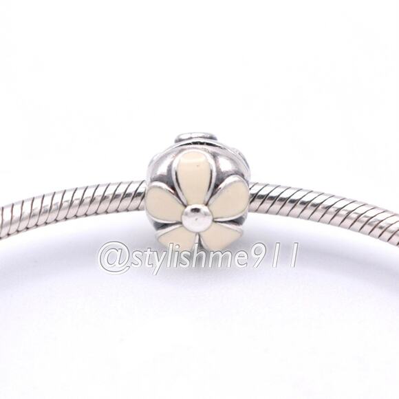 Authentic PANDORA Darling Daisies Clip with White Enamel - 791259EN12 - Picture 4 of 14